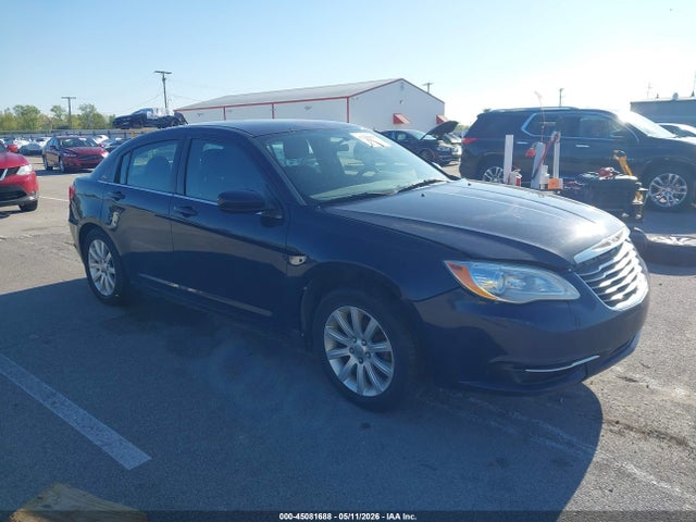 Salvage Chrysler 200 Image