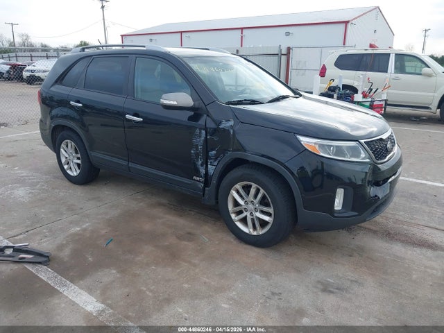 Salvage Kia Sorento Image