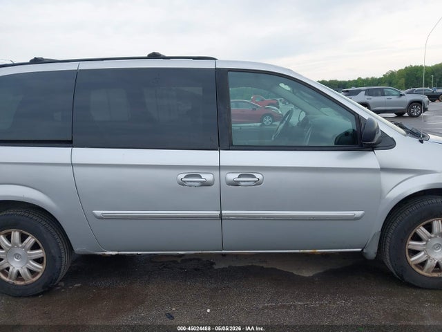 Chrysler Town & Country Touring