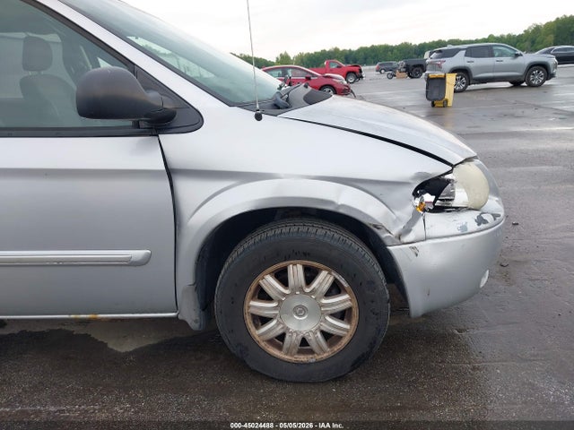 Chrysler Town & Country Touring