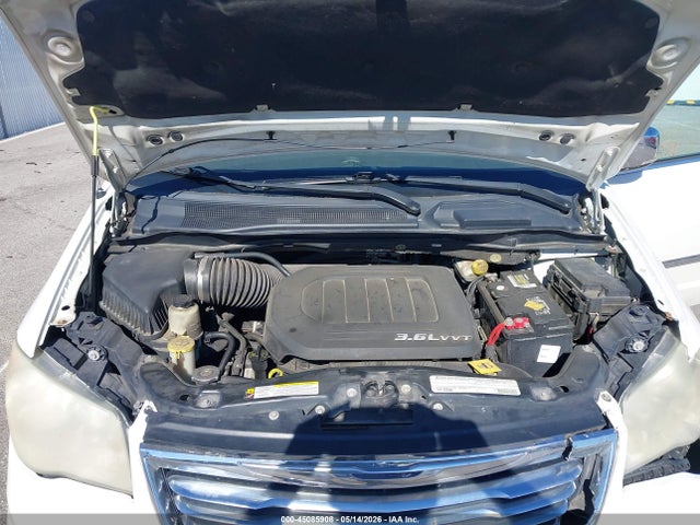 Chrysler Town & Country Touring-l