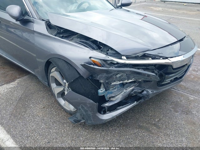 Honda Accord Touring 2.0t