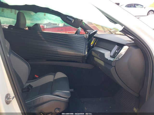 Volvo XC60 B6 R-design