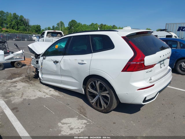 Volvo XC60 B6 R-design