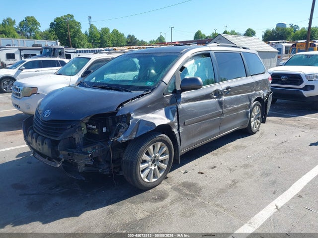 Toyota Sienna Le 7 Passenger