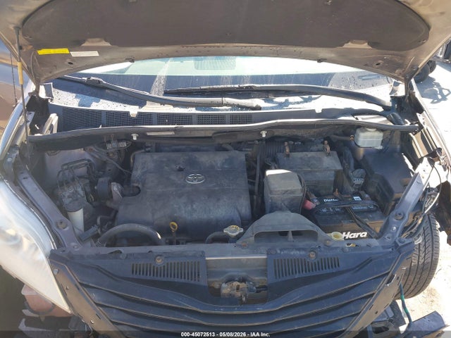 Toyota Sienna Le 7 Passenger