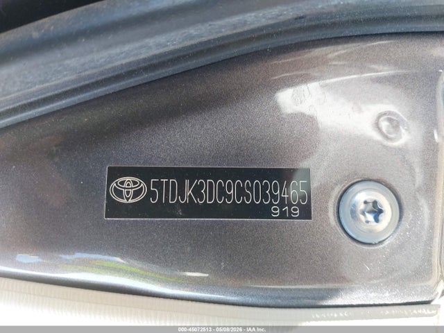 Toyota Sienna Le 7 Passenger