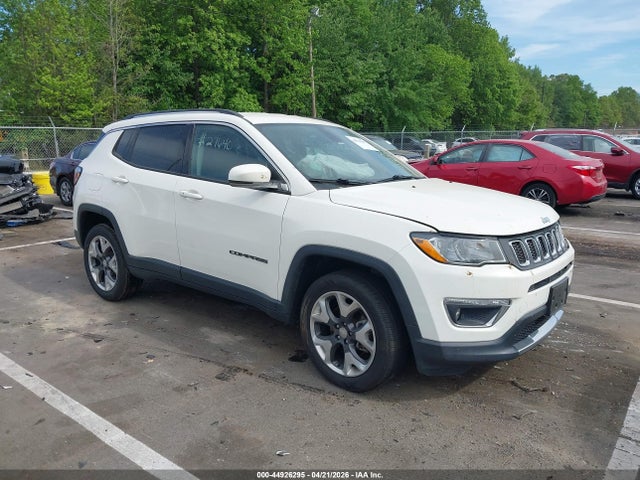 Salvage Jeep Compass Image