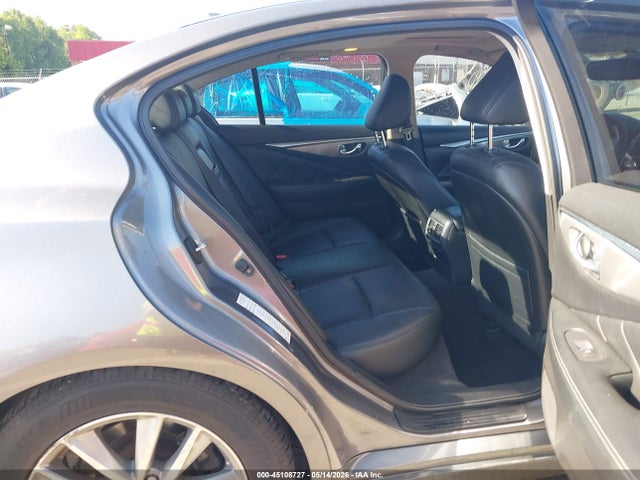 INFINITI Q50 Premium