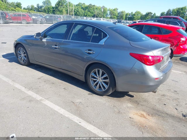 INFINITI Q50 Premium