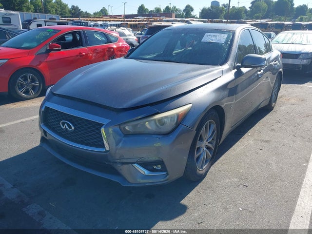 INFINITI Q50 Premium