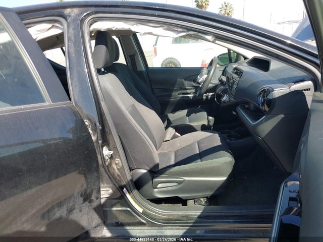 Toyota Prius c Two