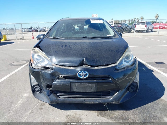 Toyota Prius c Two