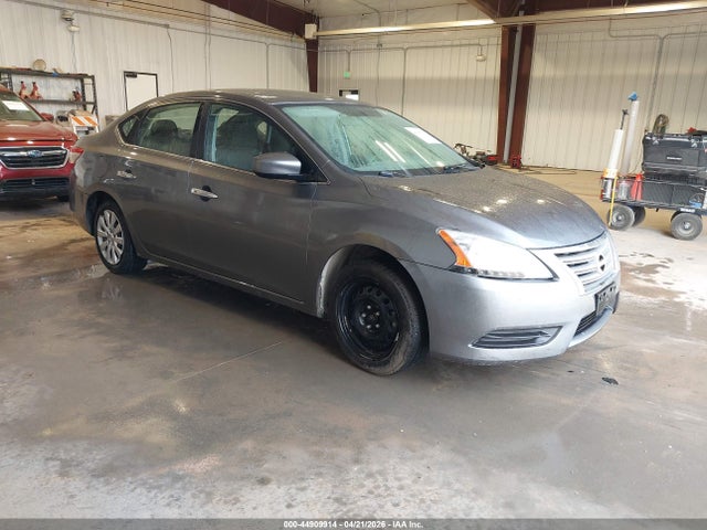 Salvage Nissan Sentra Image