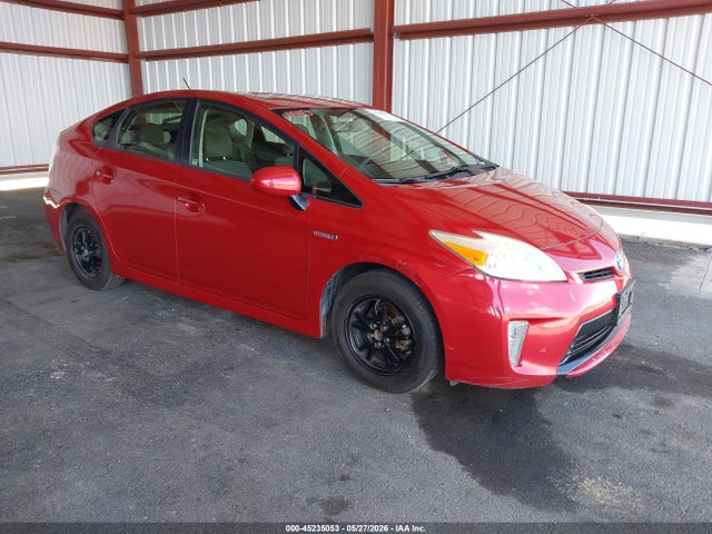 Salvage Toyota Prius Image