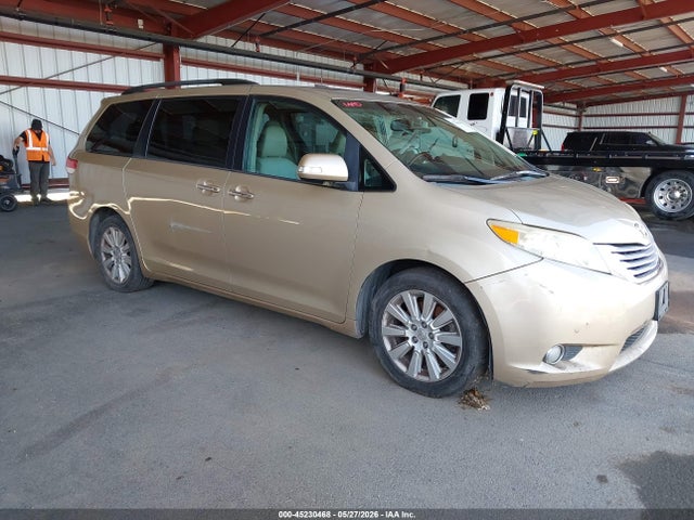 Salvage Toyota Sienna Image
