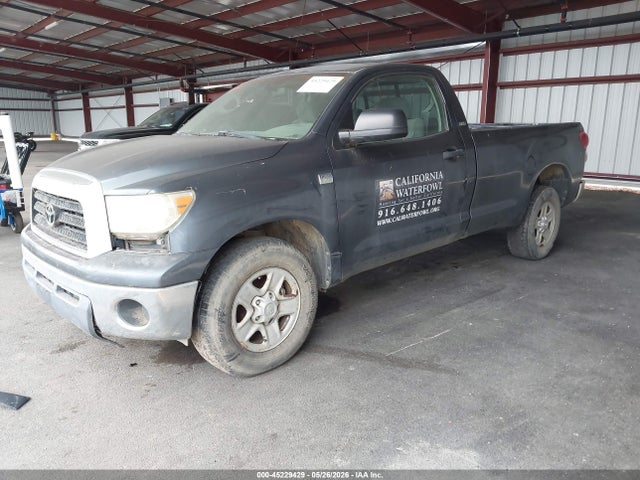 Toyota Tundra Base V8