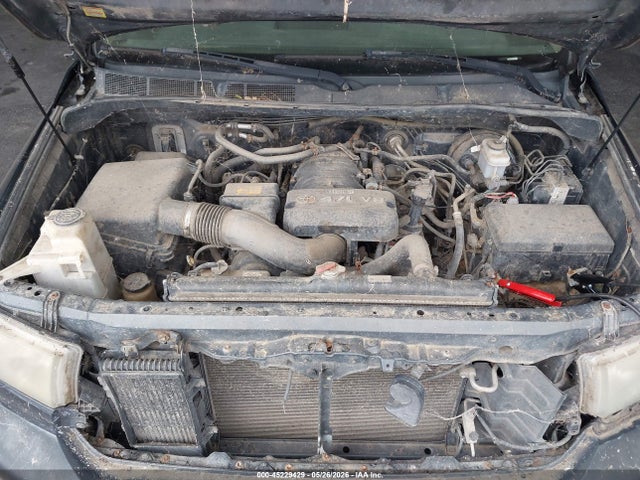 Toyota Tundra Base V8
