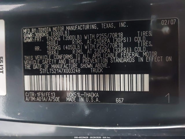 Toyota Tundra Base V8