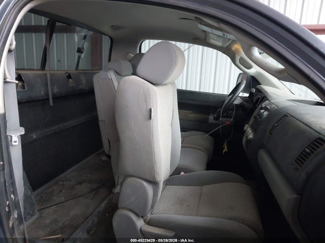 Toyota Tundra Base V8