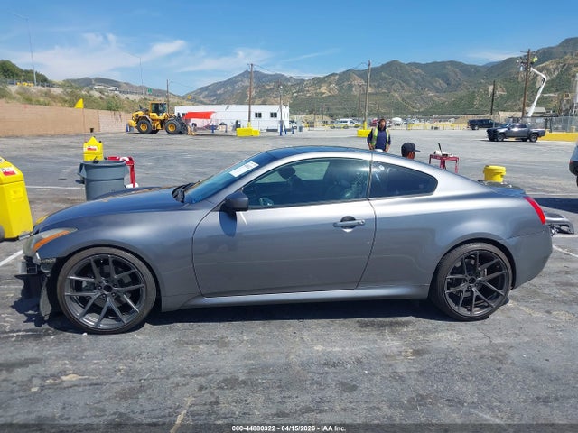 INFINITI G37 Journey