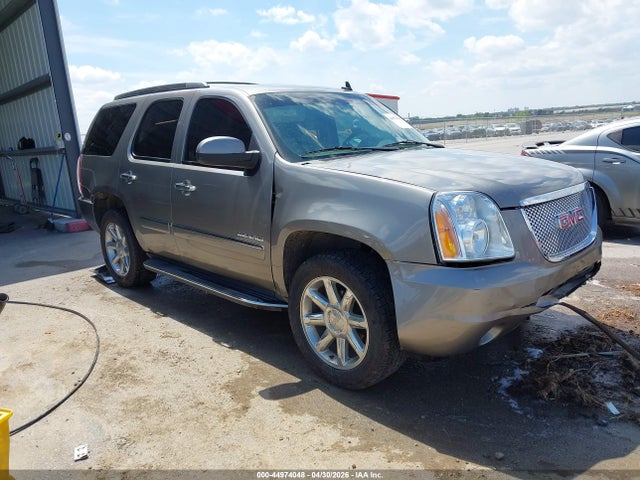 Salvage GMC Yukon Image