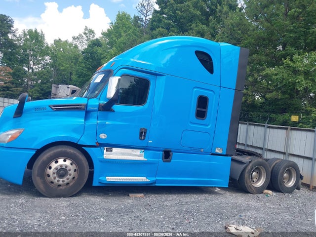 Freightliner New Cascadia 126