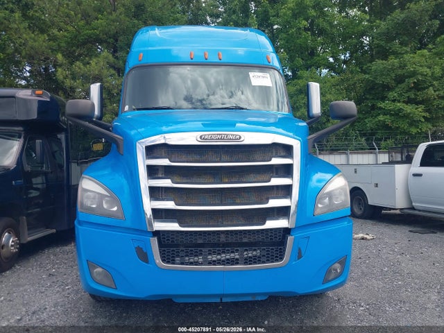 Freightliner New Cascadia 126