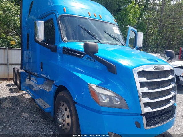 Freightliner New Cascadia 126