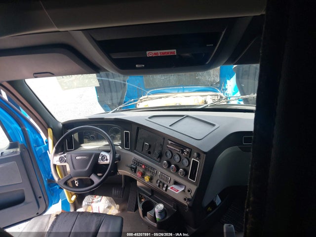 Freightliner New Cascadia 126