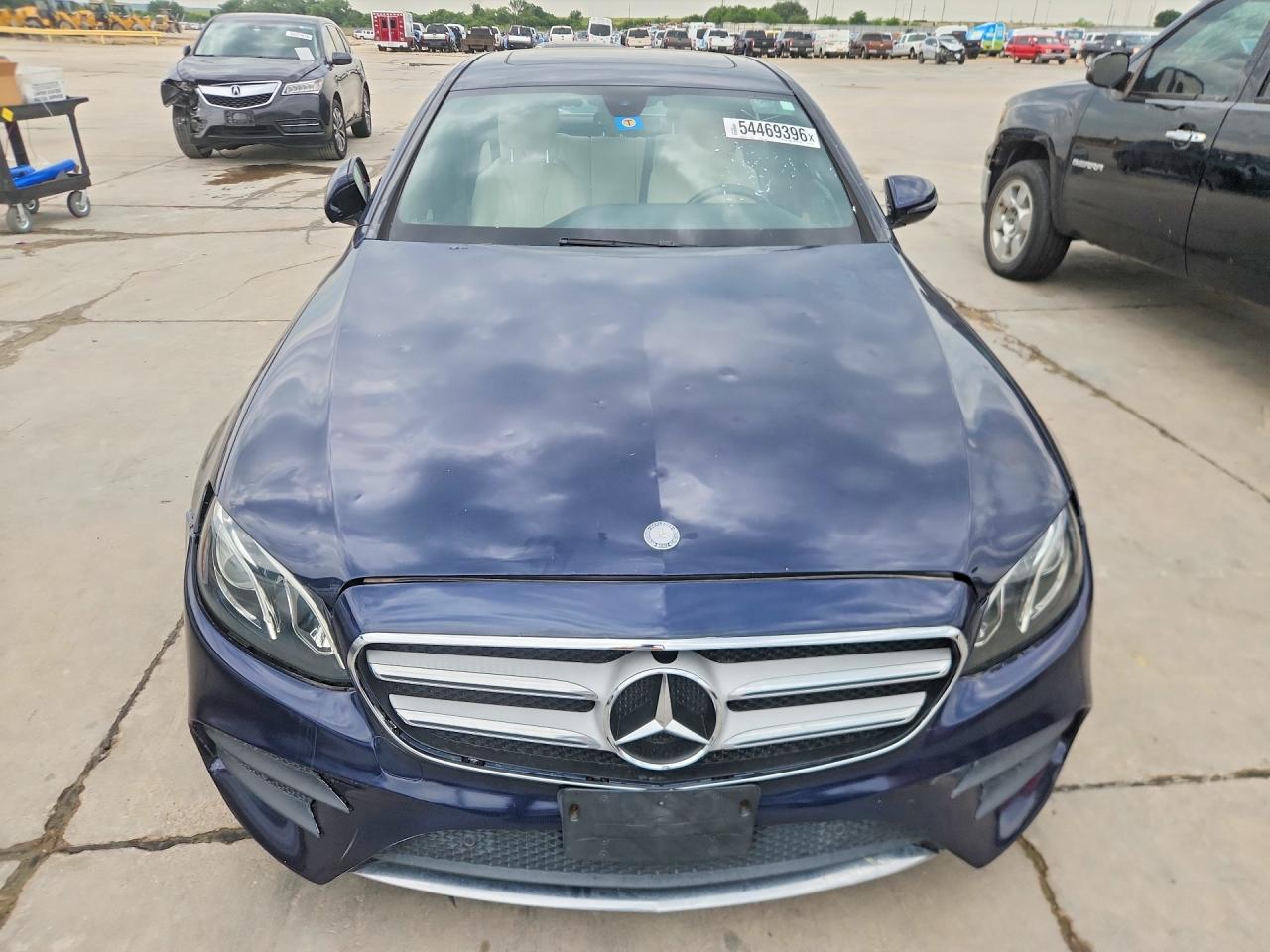 Mercedes-Benz E-Class 300