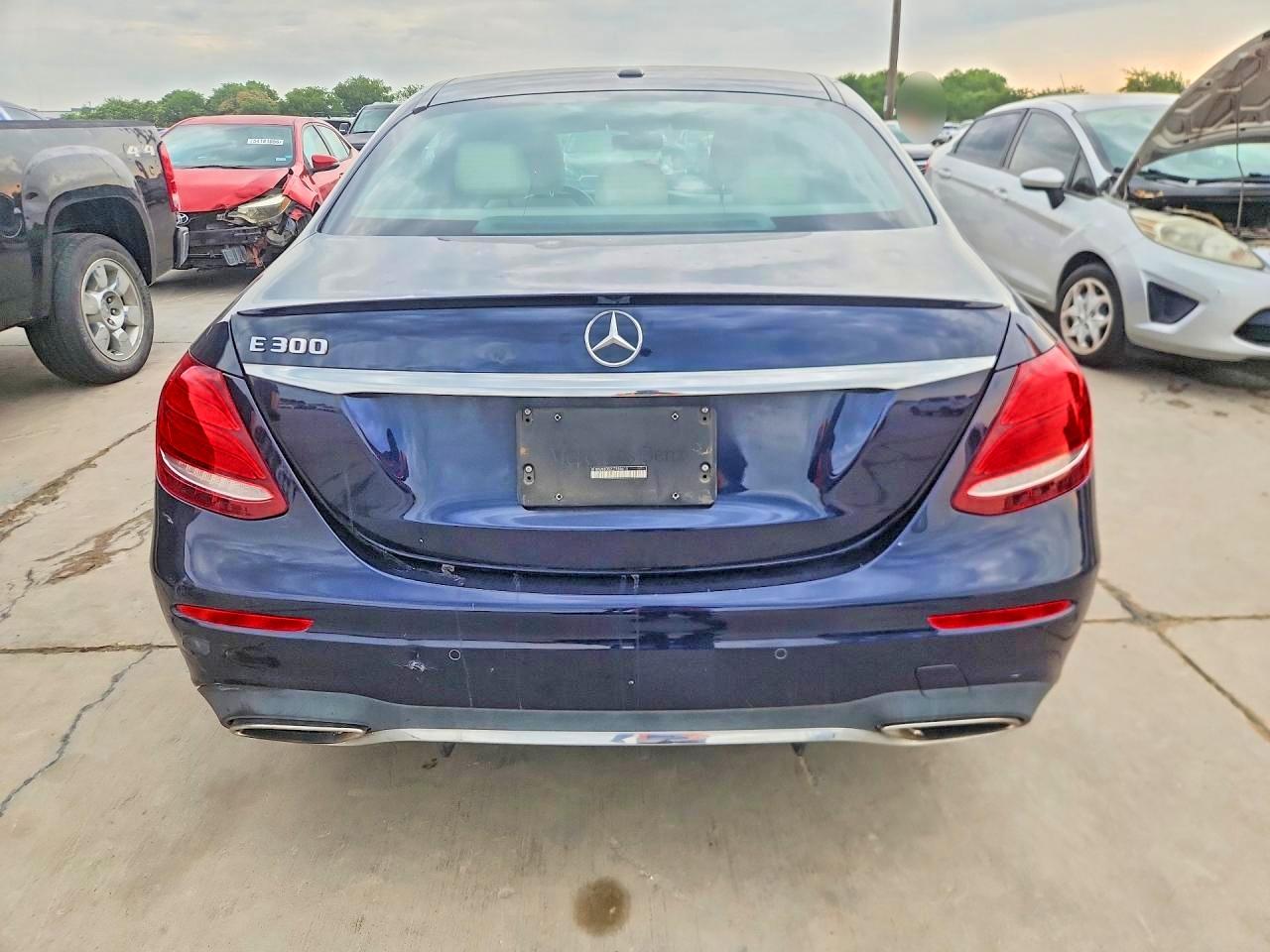 Mercedes-Benz E-Class 300