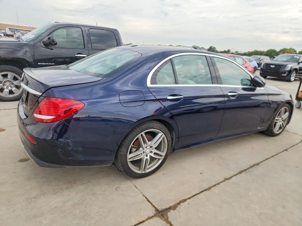 Mercedes-Benz E-Class 300