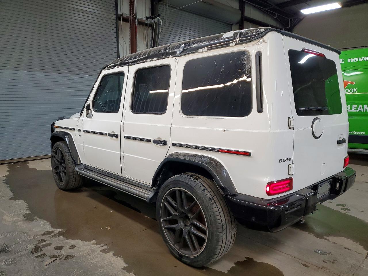 Mercedes-Benz G-Class 550