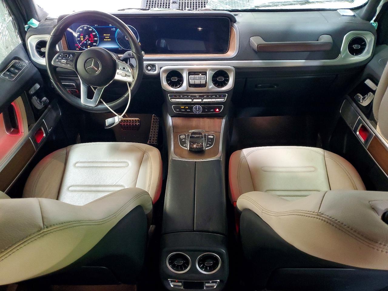 Mercedes-Benz G-Class 550