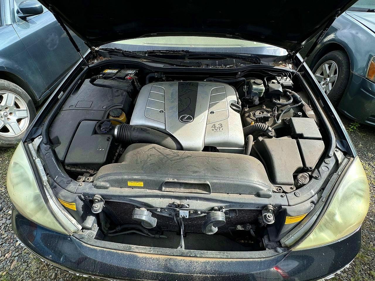 Lexus LS Base