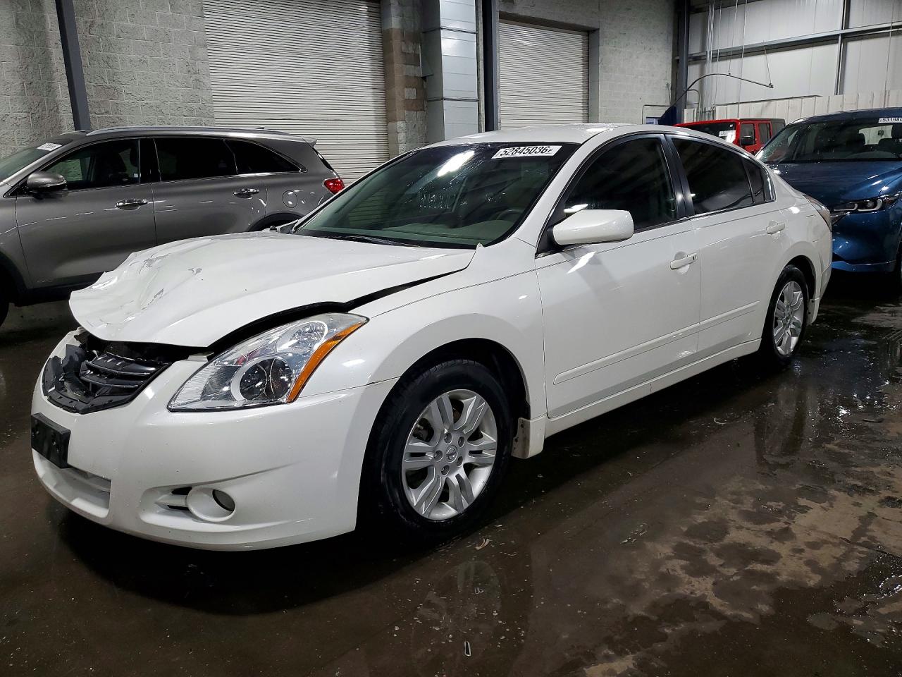 Salvage Nissan Altima Image