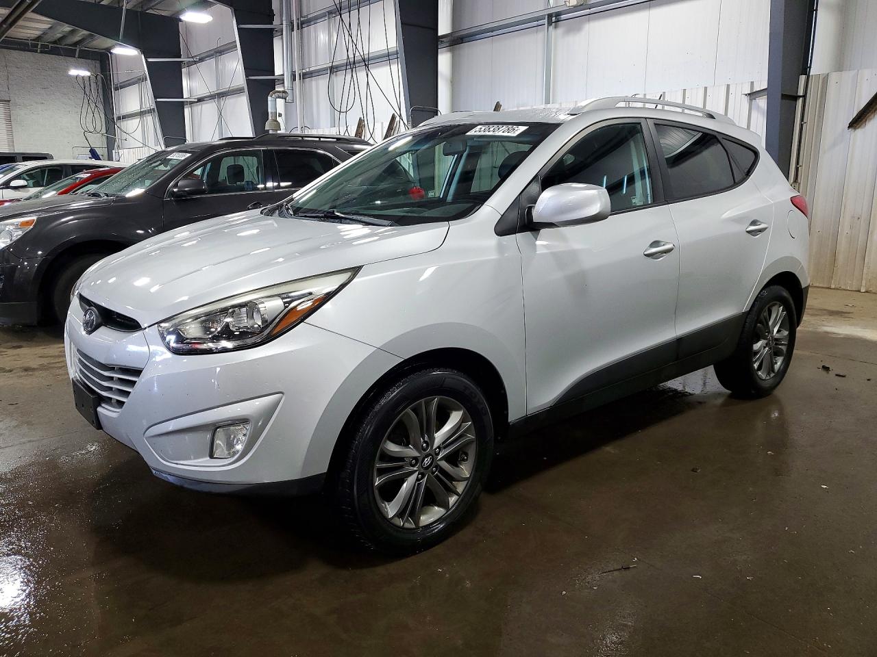 Salvage Hyundai TUCSON Image