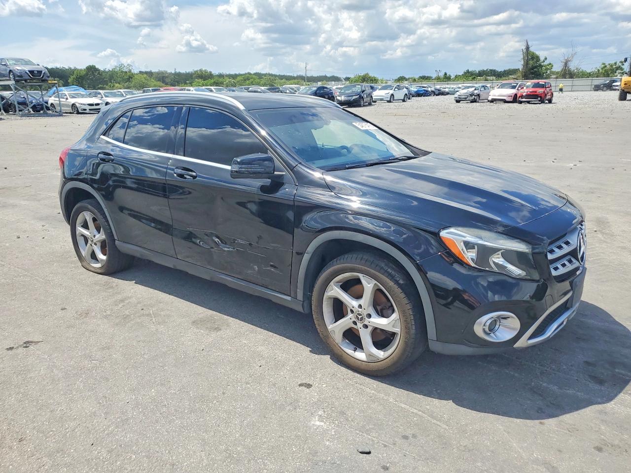 Mercedes-Benz GLA 250 4matic