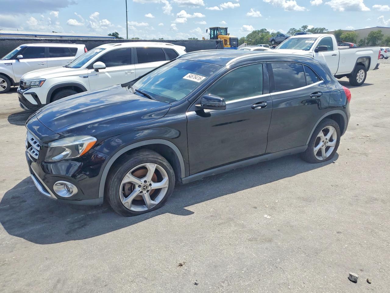 Salvage Mercedes-Benz GLA Image