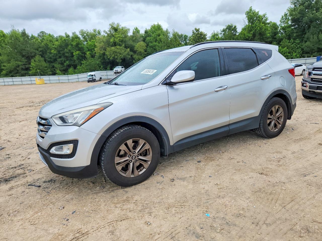 Salvage Hyundai SANTA FE Image