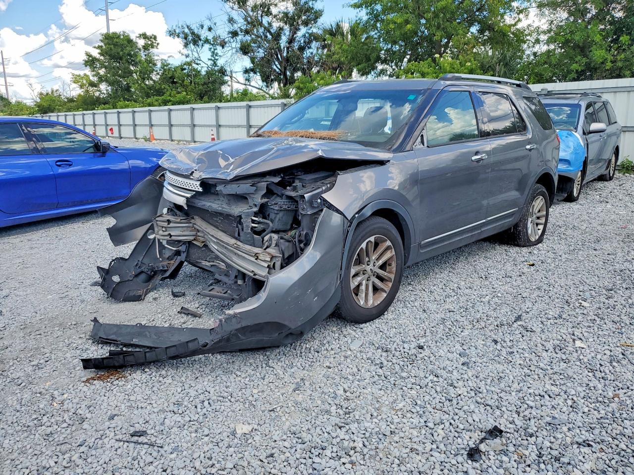 Salvage Ford Explorer Image
