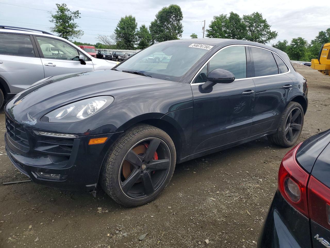 Salvage Porsche Macan Image