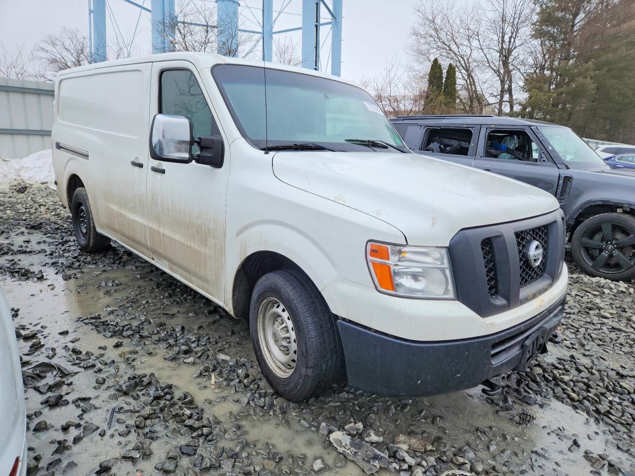 Nissan Nv 2500 S
