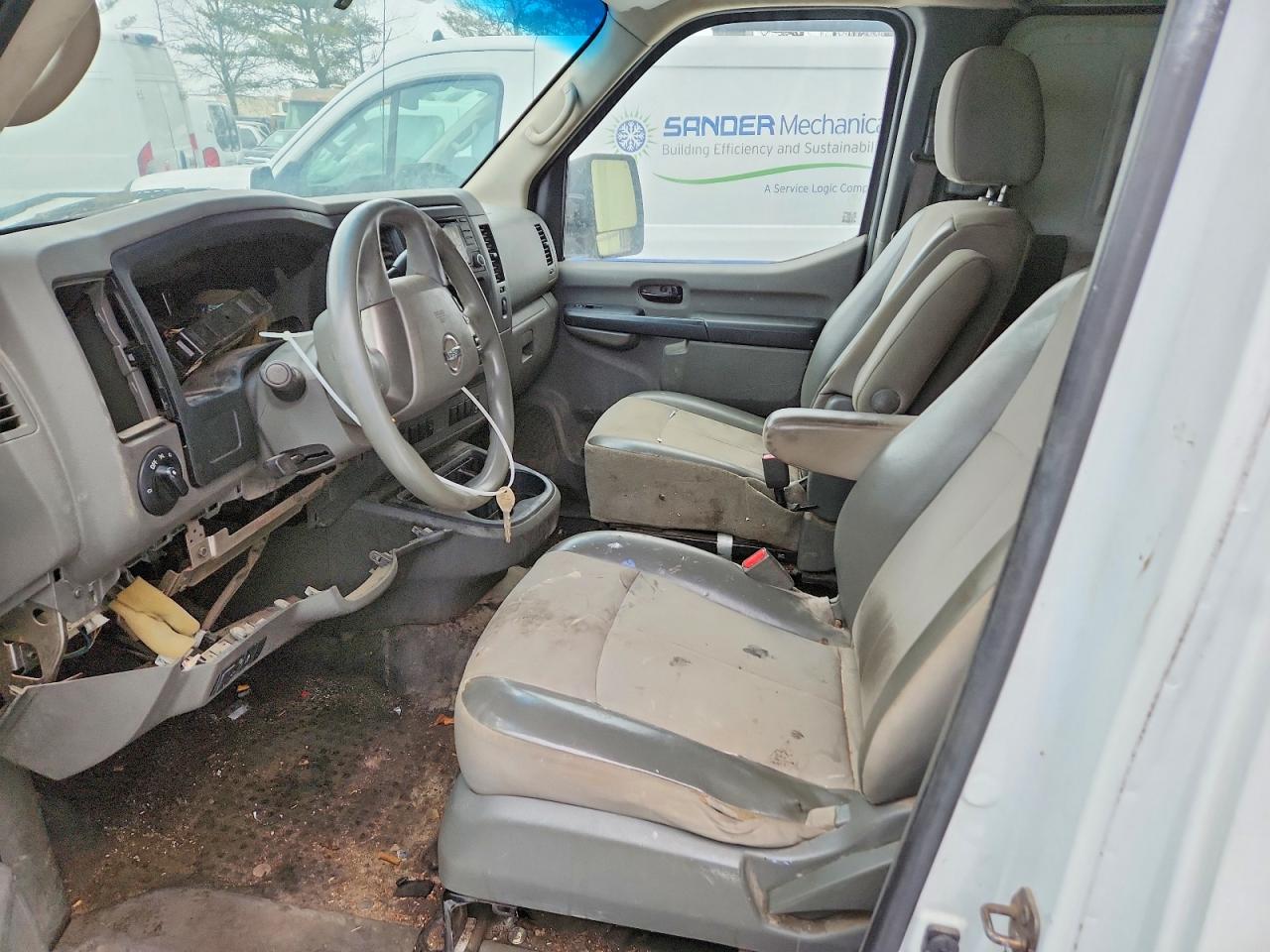 Nissan Nv 2500 S