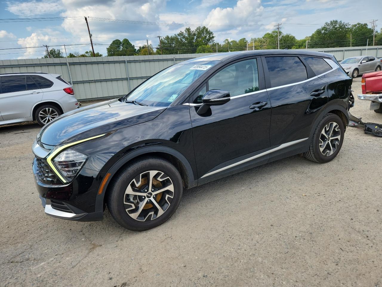 Salvage Kia Sportage Image