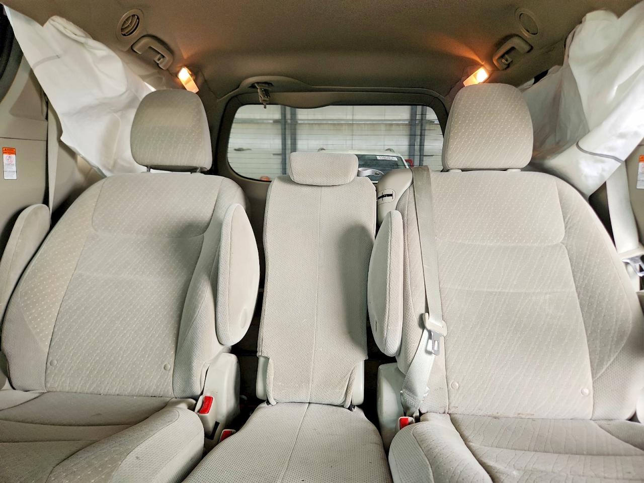 Toyota Sienna Le