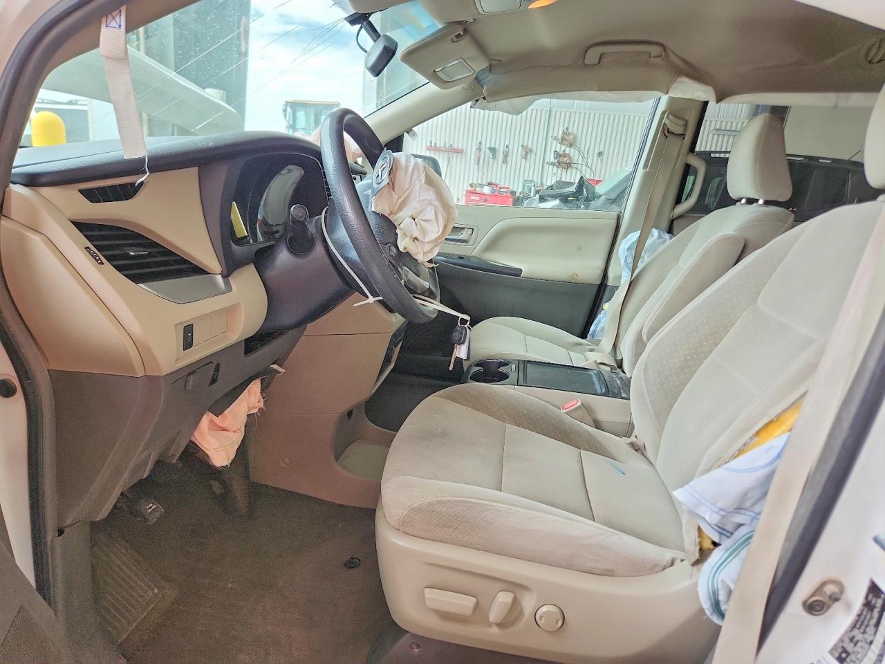 Toyota Sienna Le
