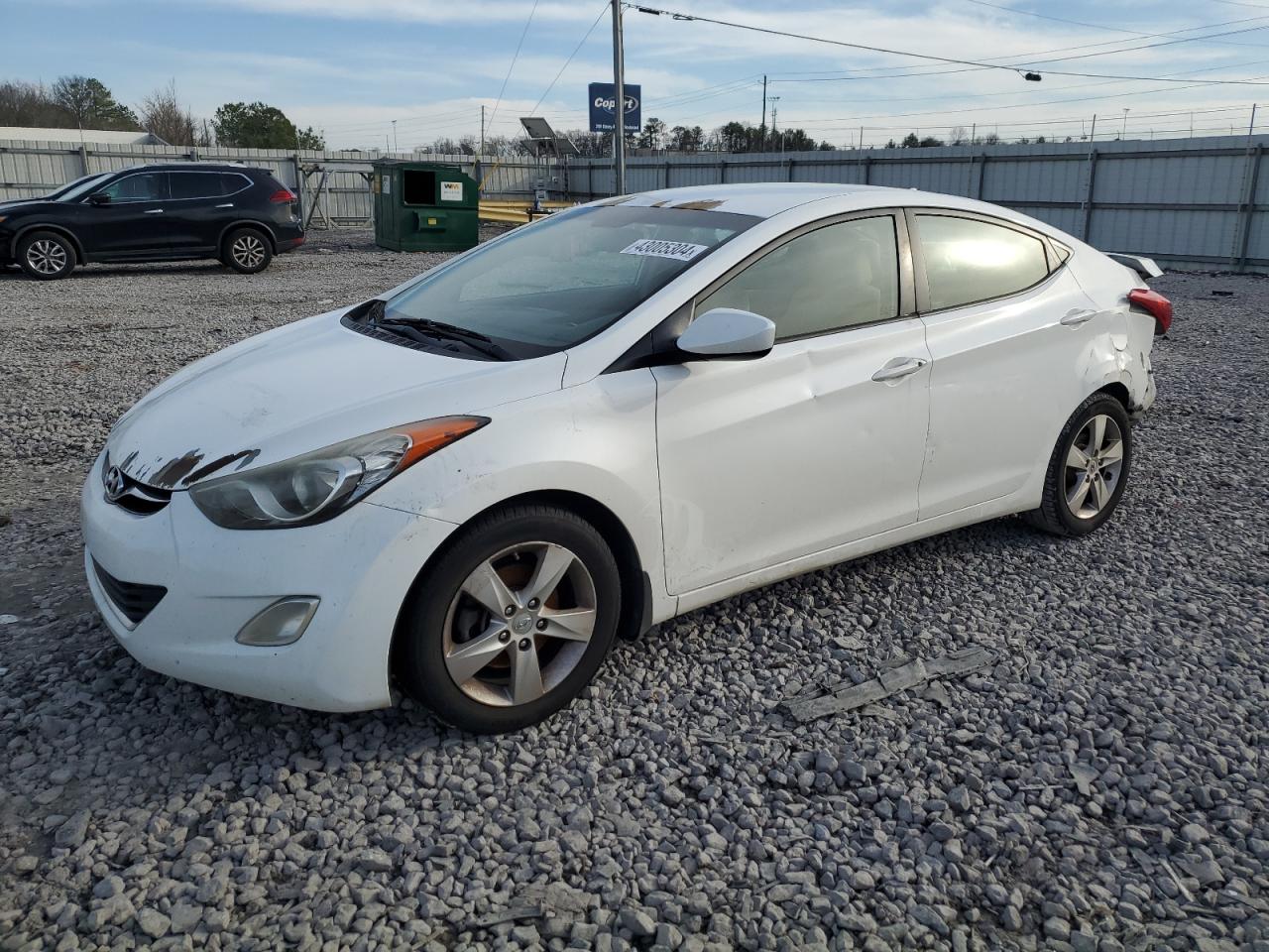 Salvage Hyundai ELANTRA Image