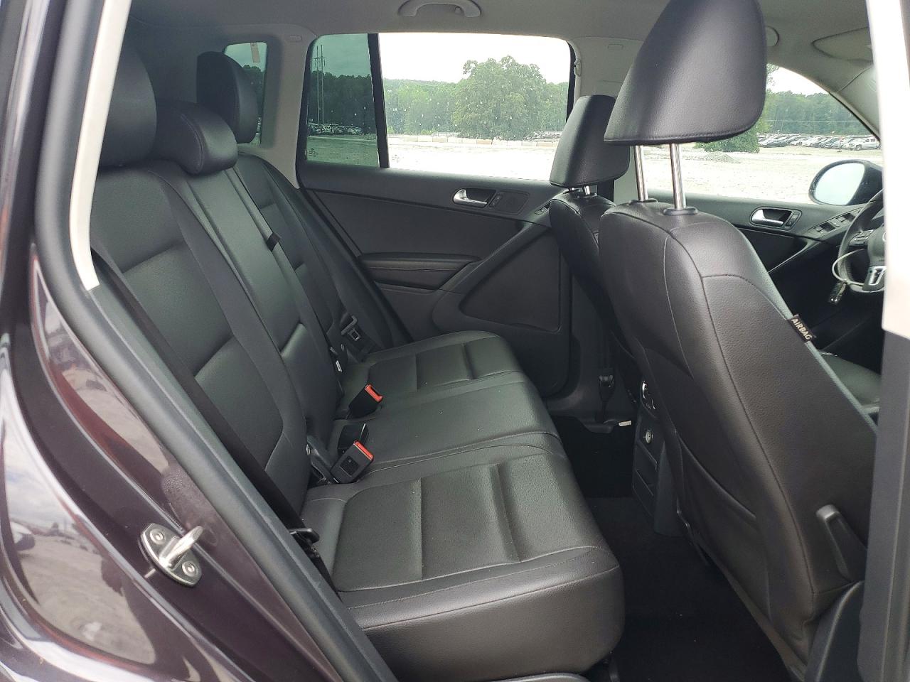 Volkswagen Tiguan S